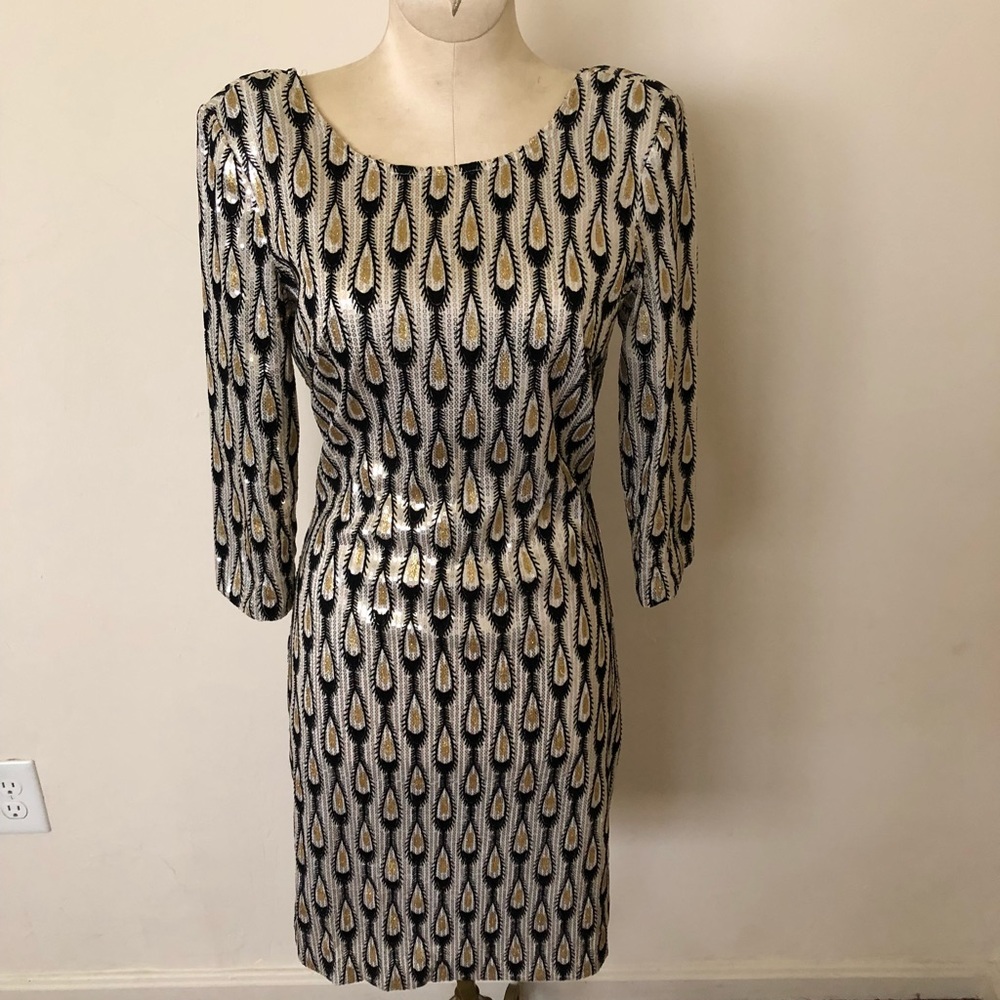 Women’s dress Sequence